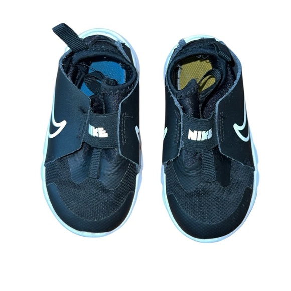 Nike Infant Black and White Slip On Sneakers - Picture 2 of 3